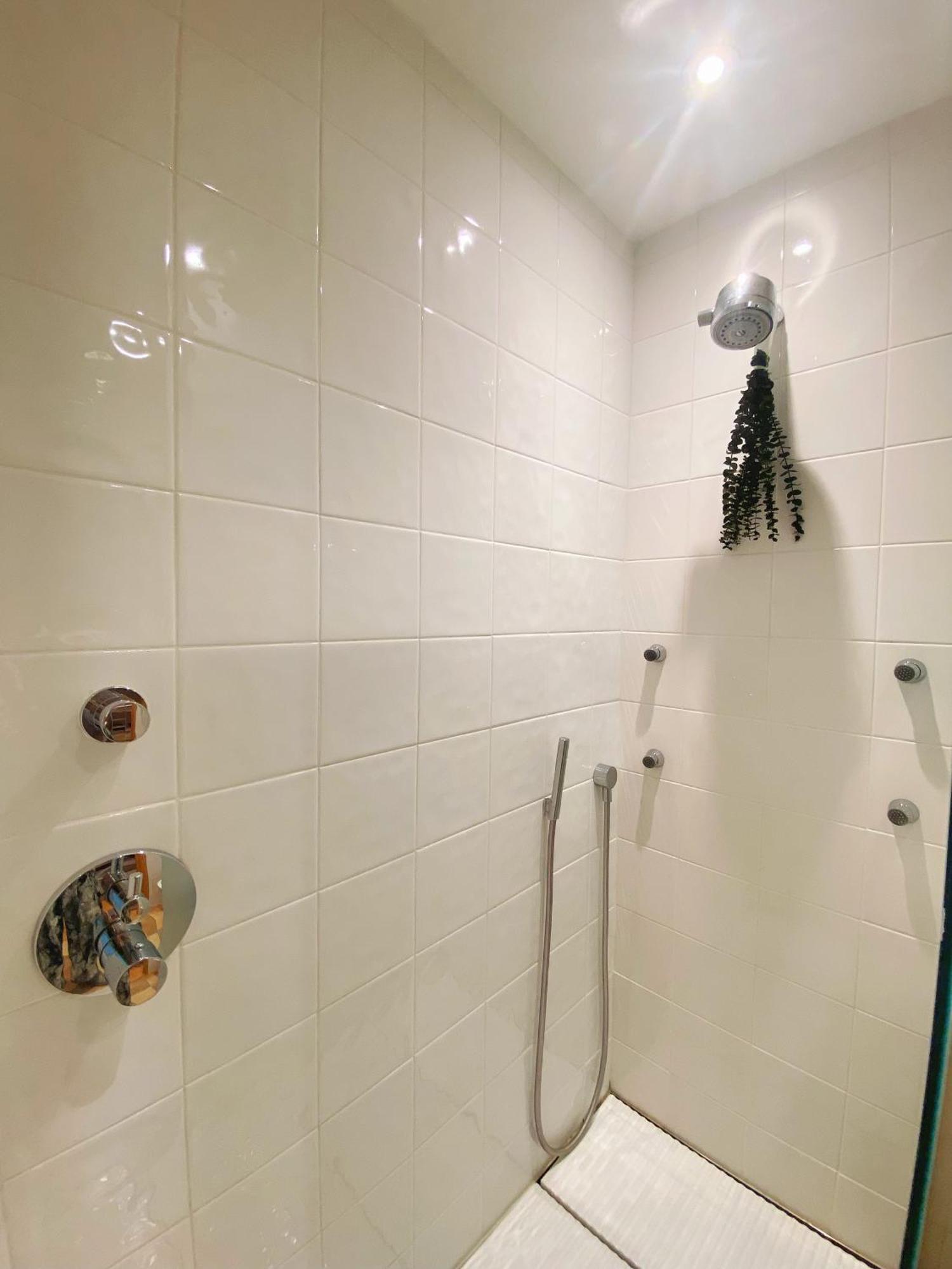 Вилла Luxury Belgrave Square Private Mews Townhouse Лондон Экстерьер фото